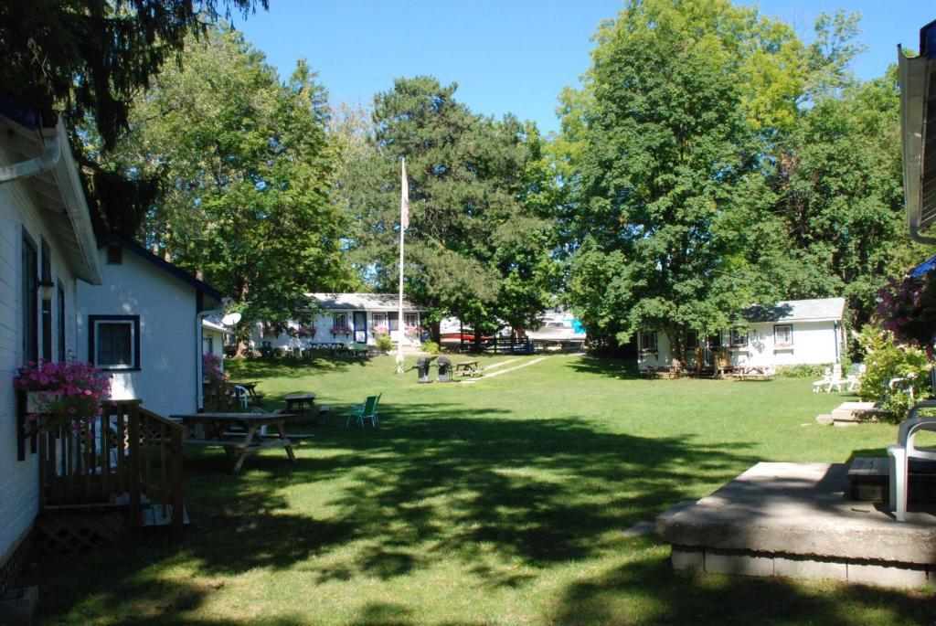Bayfield River Cottage Colony Inc Bluewater Buitenkant foto